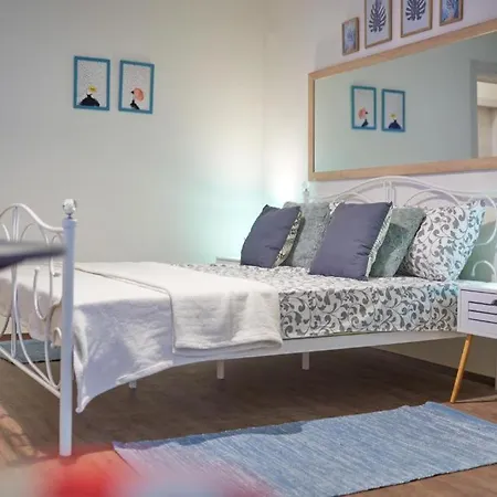 Old Romantic 2 Apartment