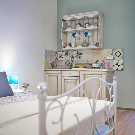 Old Romantic 2 Apartment